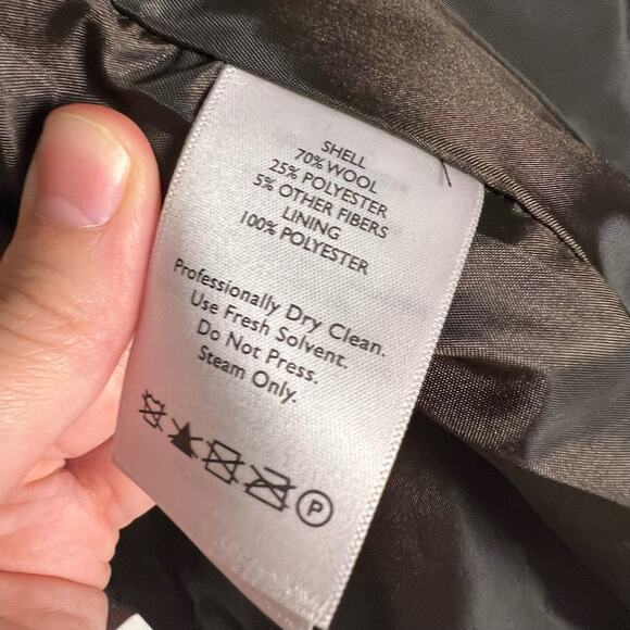 Eddie Bauer Red Gray Plaid Classic Wool Blazer Jacket Size 4P - Picture 9 of 9